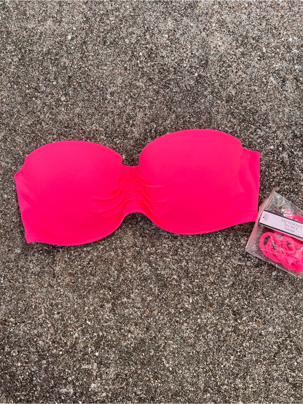 👗Victoria's Secret Neon Pink Strapless Bikini Top - Picture 2 of 7